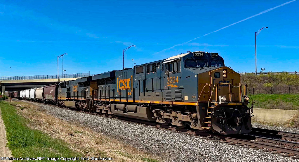 CSX 3234 leads G111.